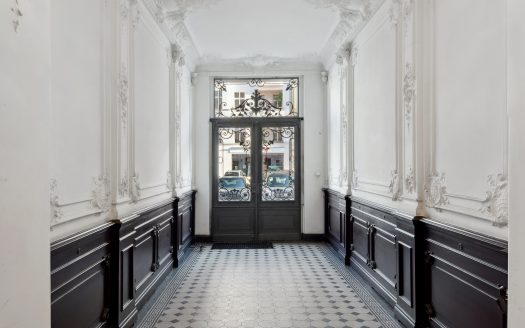Rare: Appartement élégant et spacieux de 3 pièces, en plein coeur de Charlottenburg.